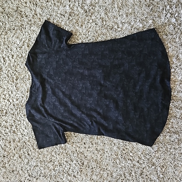 Lularoe women's tshirt medium - Picture 3 of 3